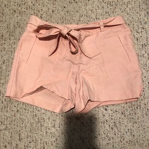 Loft shorts with a bow belt